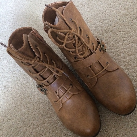 LAST PAIR! Kisses by 2 Lips booties - Picture 8 of 8